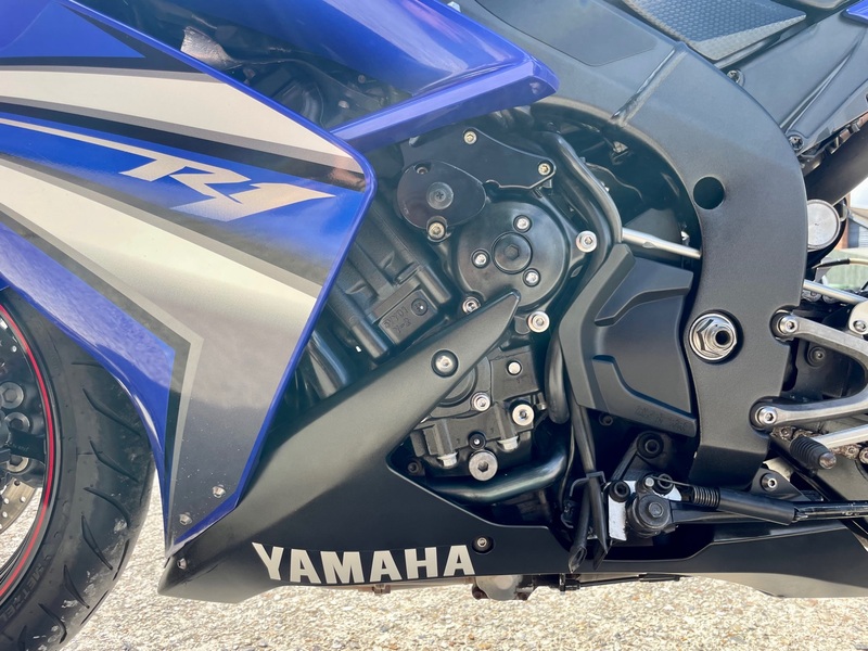 YAMAHA YZF