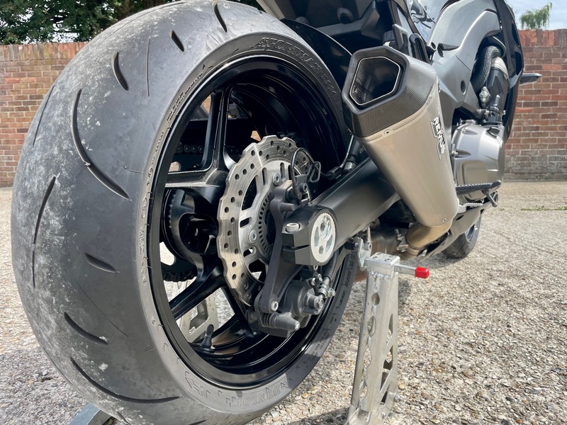 KAWASAKI ZR