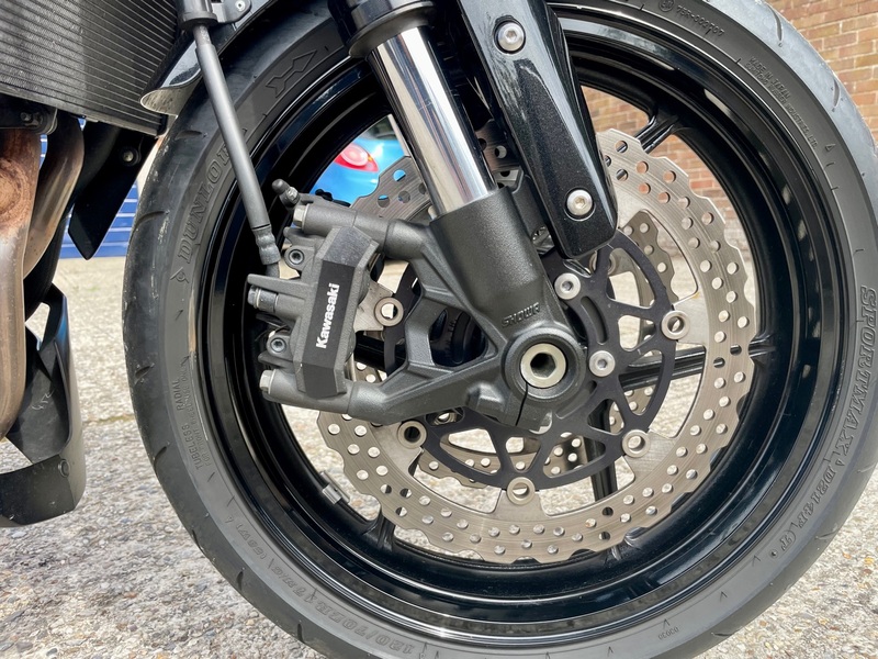 KAWASAKI ZR