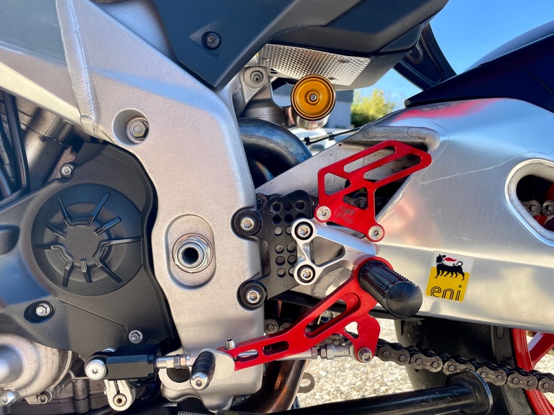 APRILIA Tuono